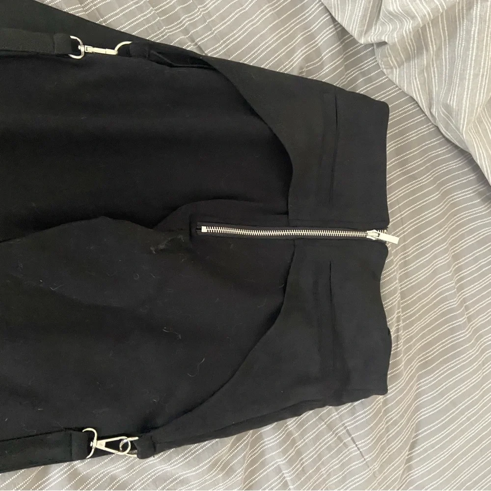 Chic Black Trousers with White Accents - Picture 3 of 5
